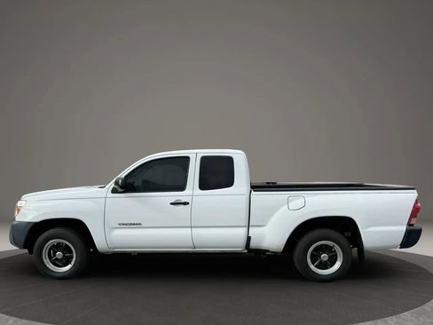 Used 2015 Toyota Tacoma Pickup 4D 6 ft w/ Convenience Package image 8