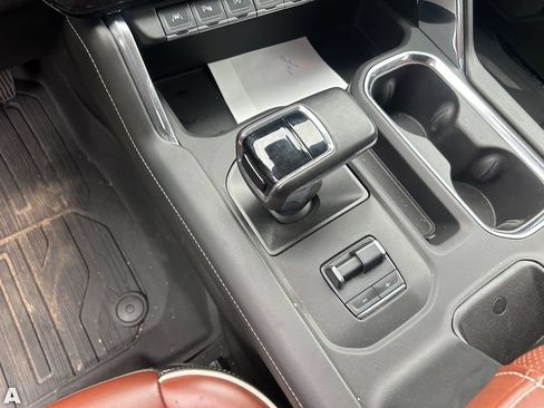 Used 2025 GMC Sierra 1500 Denali Ultimate AWD/4WD image 8