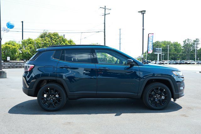 New 2026 Jeep Compass Latitude AWD/4WD image 4