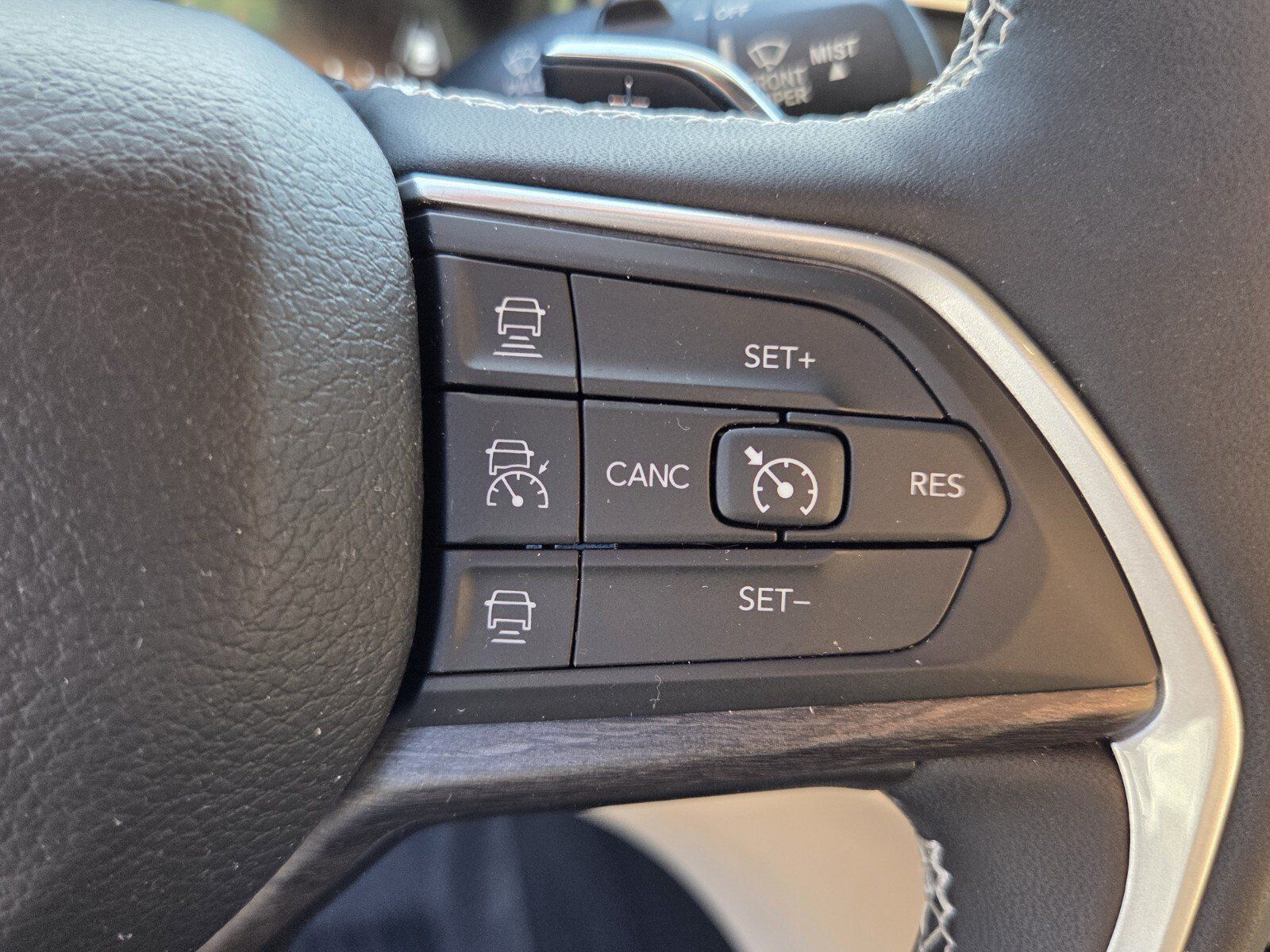 Used 2023 Jeep Grand Cherokee L Limited RWD image 34