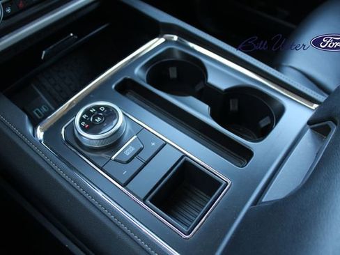 Used 2024 Ford Expedition Max XLT image 17