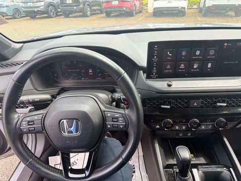 Used 2025 Honda Accord Sport image 8