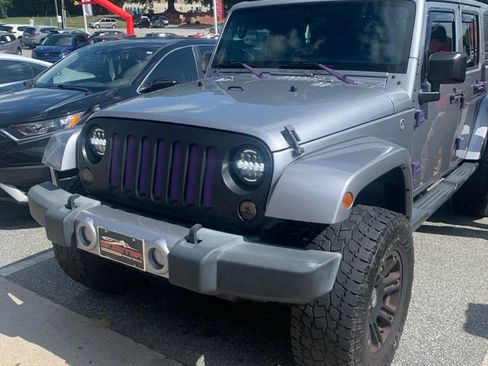 Used 2016 Jeep Wrangler Unlimited Sahara w/ Connectivity Group AWD/4WD image 1