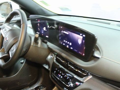 Used 2025 Buick Envista Avenir FWD image 11