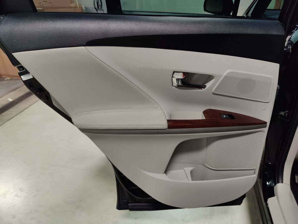 Used 2009 Toyota Venza FWD image 38