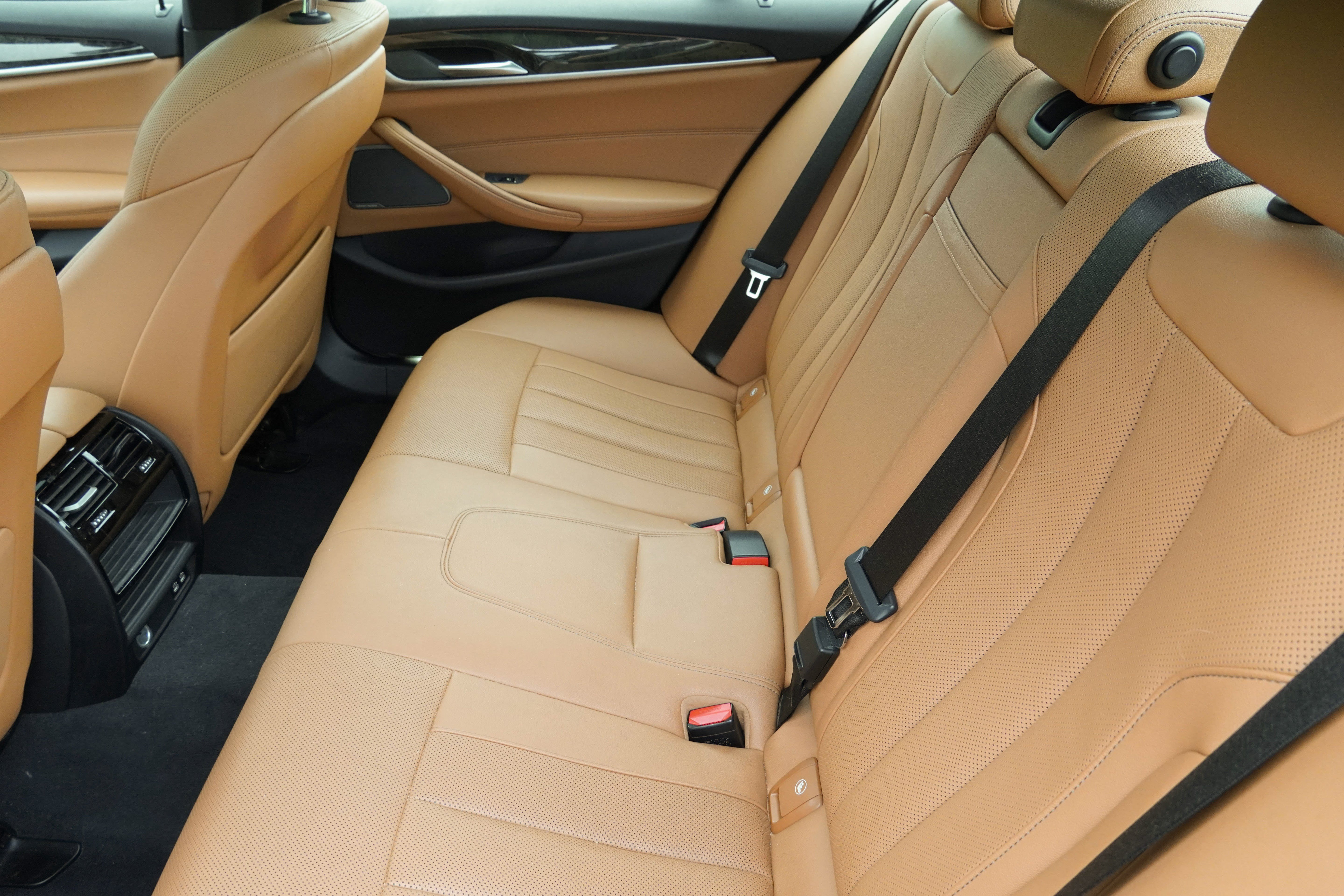 Certified 2023 BMW 530i w/ Premium Package RWD image 34