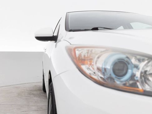 Used 2013 MAZDA MAZDA3 i Grand Touring FWD image 11