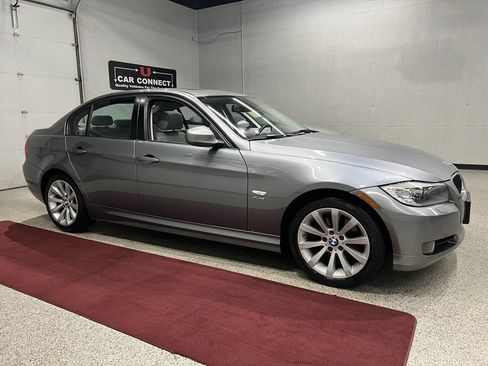 Used 2011 BMW 328i xDrive Sedan image 12
