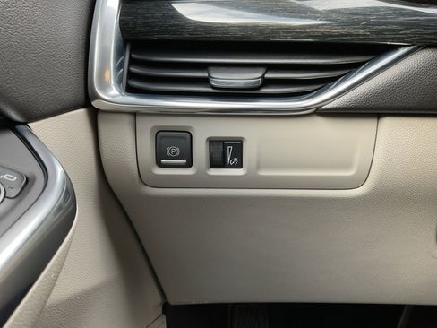 Used 2021 Cadillac XT4 Premium Luxury image 21