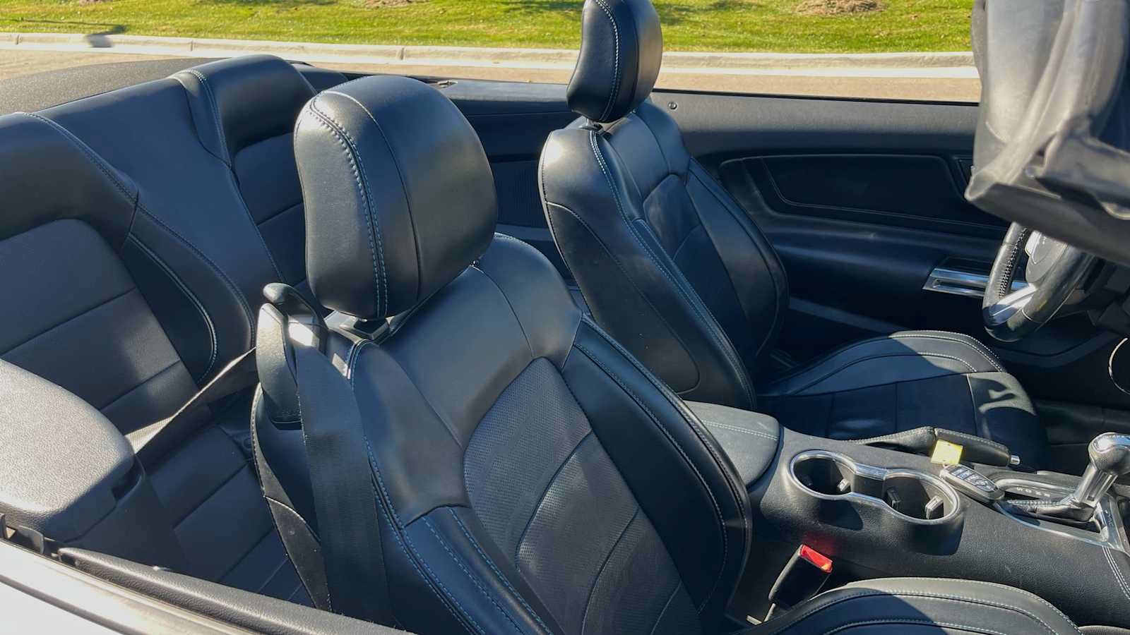 Used 2019 Ford Mustang GT Premium w/ Equipment Group 401A RWD image 34