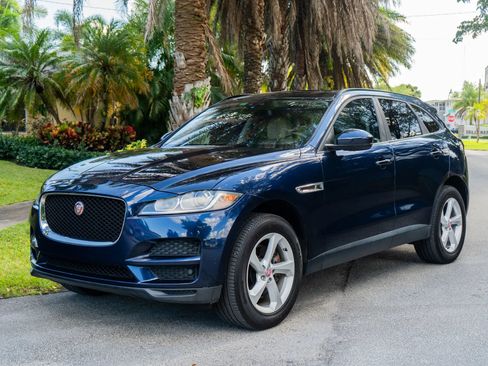 Used 2017 Jaguar F-PACE Premium image 7