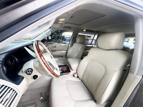 Used 2016 INFINITI QX80 4WD w/ Deluxe Technology Package image 11