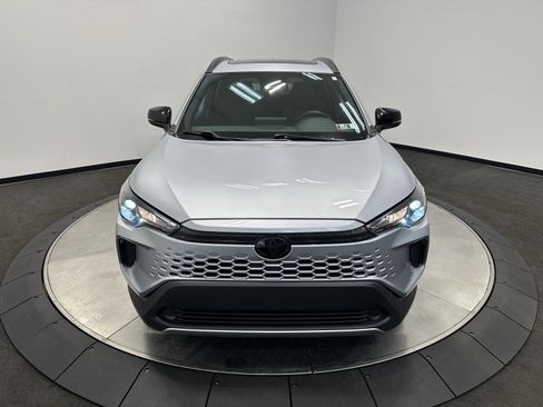 Used 2026 Toyota Corolla Cross SE w/ Moonroof Package image 3