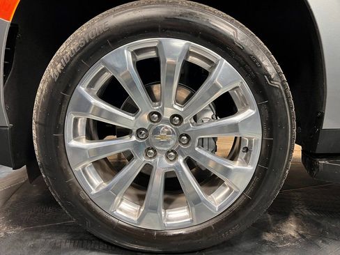 Used 2023 Chevrolet Suburban Premier image 27