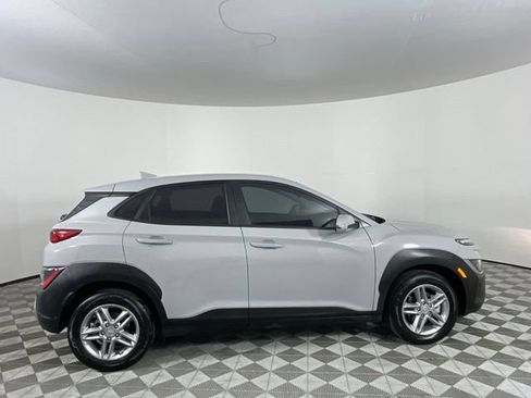 Used 2023 Hyundai Kona SE FWD image 4