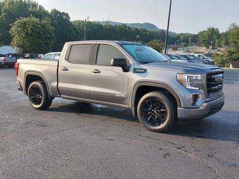Used 2022 GMC Sierra 1500 Elevation AWD/4WD image 2