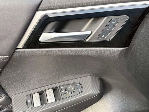 Used 2023 Mitsubishi Outlander AWD image 22