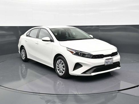 Used 2024 Kia Forte LX FWD image 3