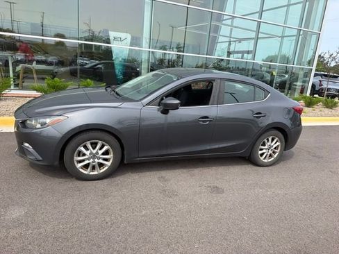 Used 2016 MAZDA MAZDA3 i Sport w/ Preferred Equipment Package FWD image 2