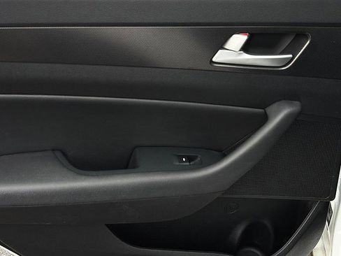 Used 2017 Hyundai Sonata Sport w/ Value Edition Package 02 FWD image 9
