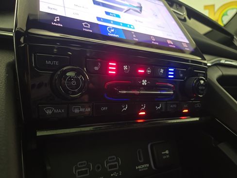 Used 2023 Jeep Grand Cherokee Overland AWD/4WD image 28
