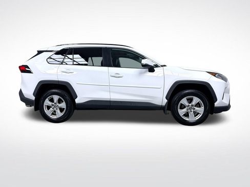 Used 2019 Toyota RAV4 XLE AWD/4WD image 10