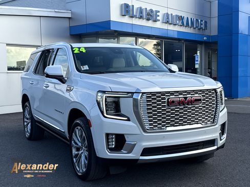 Used 2024 GMC Yukon Denali w/ Denali Reserve Package AWD/4WD image 1
