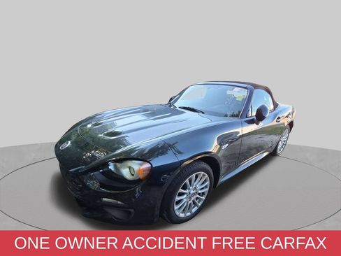 Used 2017 FIAT 124 Spider Classica RWD image 3