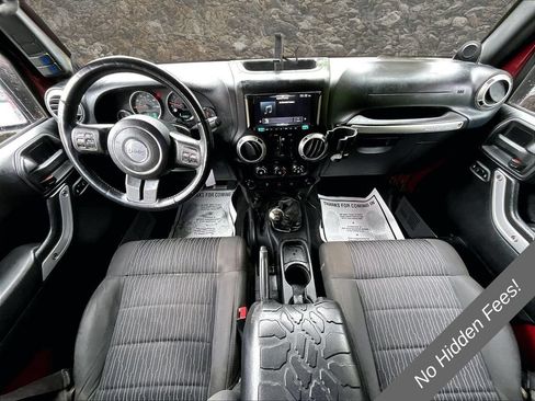 Used 2012 Jeep Wrangler Unlimited Rubicon w/ Connectivity Group AWD/4WD image 14