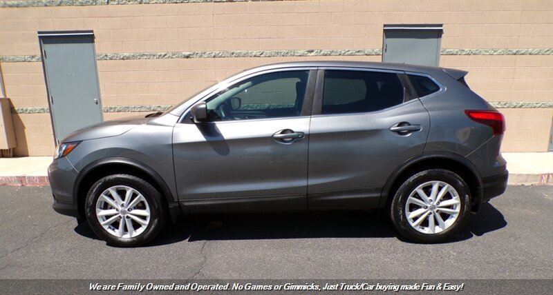 Used 2017 Nissan Rogue Sport S w/ S Appearance Package FWD image 5