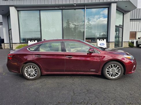 Used 2016 Toyota Avalon Limited image 8