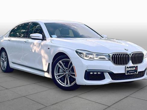 Used 2019 BMW 750i xDrive w/ M Sport Package AWD/4WD image 2