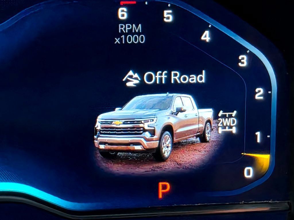 Used 2025 Chevrolet Silverado 1500 LT AWD/4WD image 44