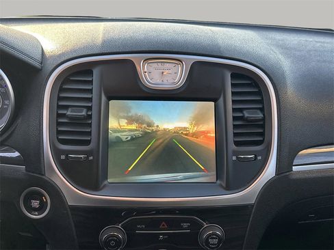 Used 2019 Chrysler 300 Touring w/ Sport Appearance Package image 15