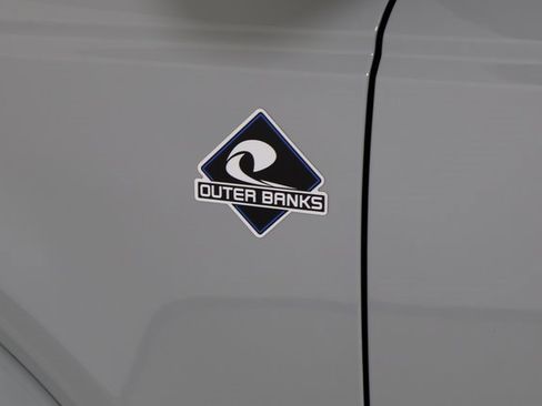 Used 2024 Ford Bronco Outer Banks image 9