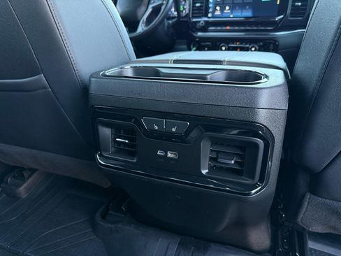 Used 2024 Chevrolet Silverado 2500 ZR2 w/ Technology Package image 37