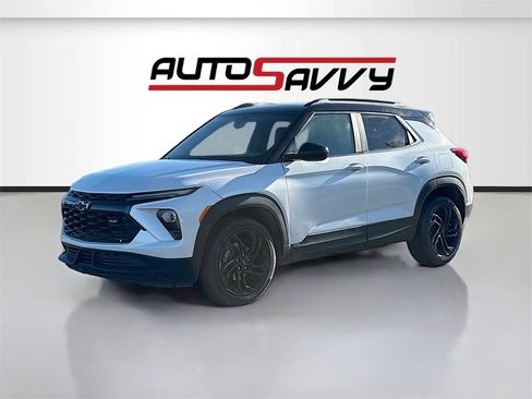 Used 2025 Chevrolet TrailBlazer RS image 3