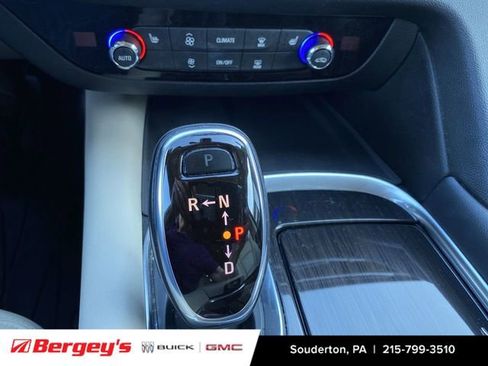 Used 2019 Buick Enclave Essence AWD/4WD image 17