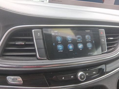 Used 2019 Buick Enclave Essence FWD image 9