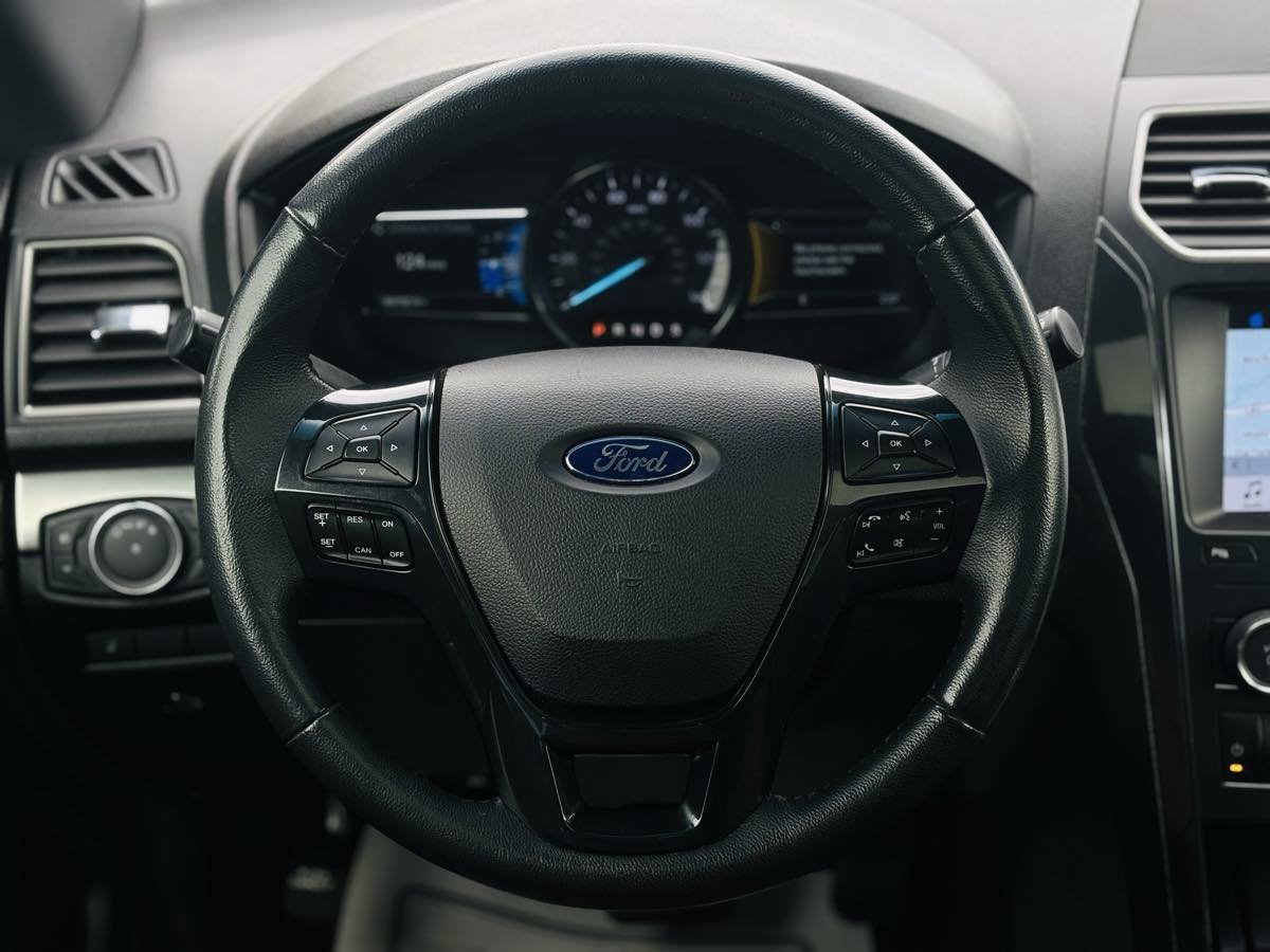 Used 2019 Ford Explorer XLT w/ Equipment Group 202A AWD/4WD image 51