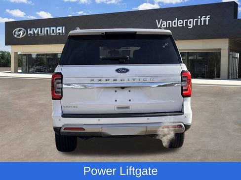 Used 2023 Ford Expedition Limited image 13