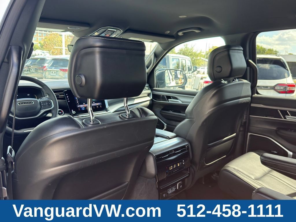 Used 2025 Jeep Wagoneer Series II RWD image 29