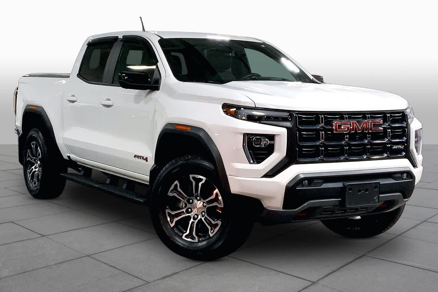 Used 2023 GMC Canyon AT4 w/ AT4 Premium Package AWD/4WD image 3