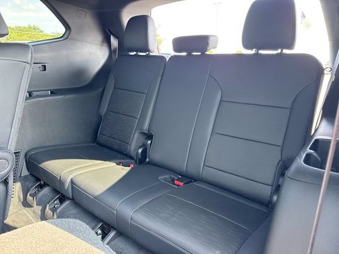 Used 2025 Buick Enclave Sport Touring w/ Power Package FWD image 25