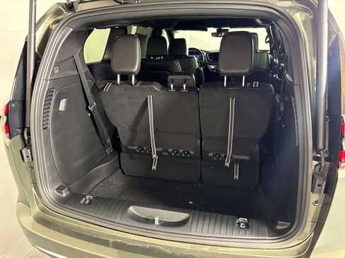 New 2027 Chrysler Pacifica Select FWD image 22