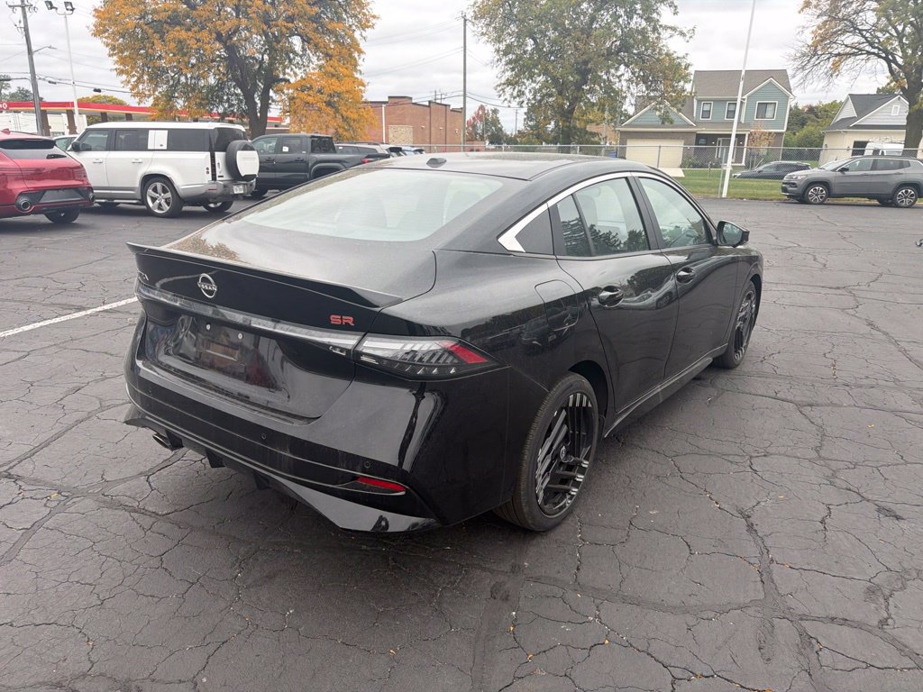Used 2026 Nissan Sentra SR w/ SR Premium Package FWD image 6