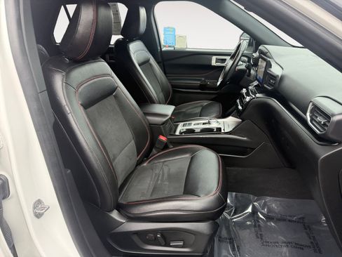 Certified 2022 Ford Explorer ST-Line image 19