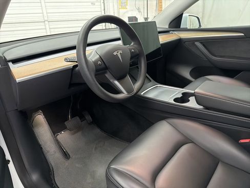 Used 2023 Tesla Model Y Long Range image 12
