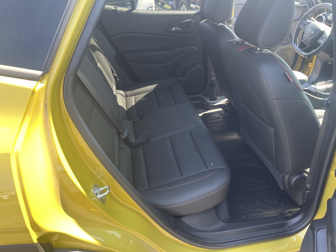 Used 2024 Chevrolet Trax RS w/ Driver Confidence Package FWD image 25