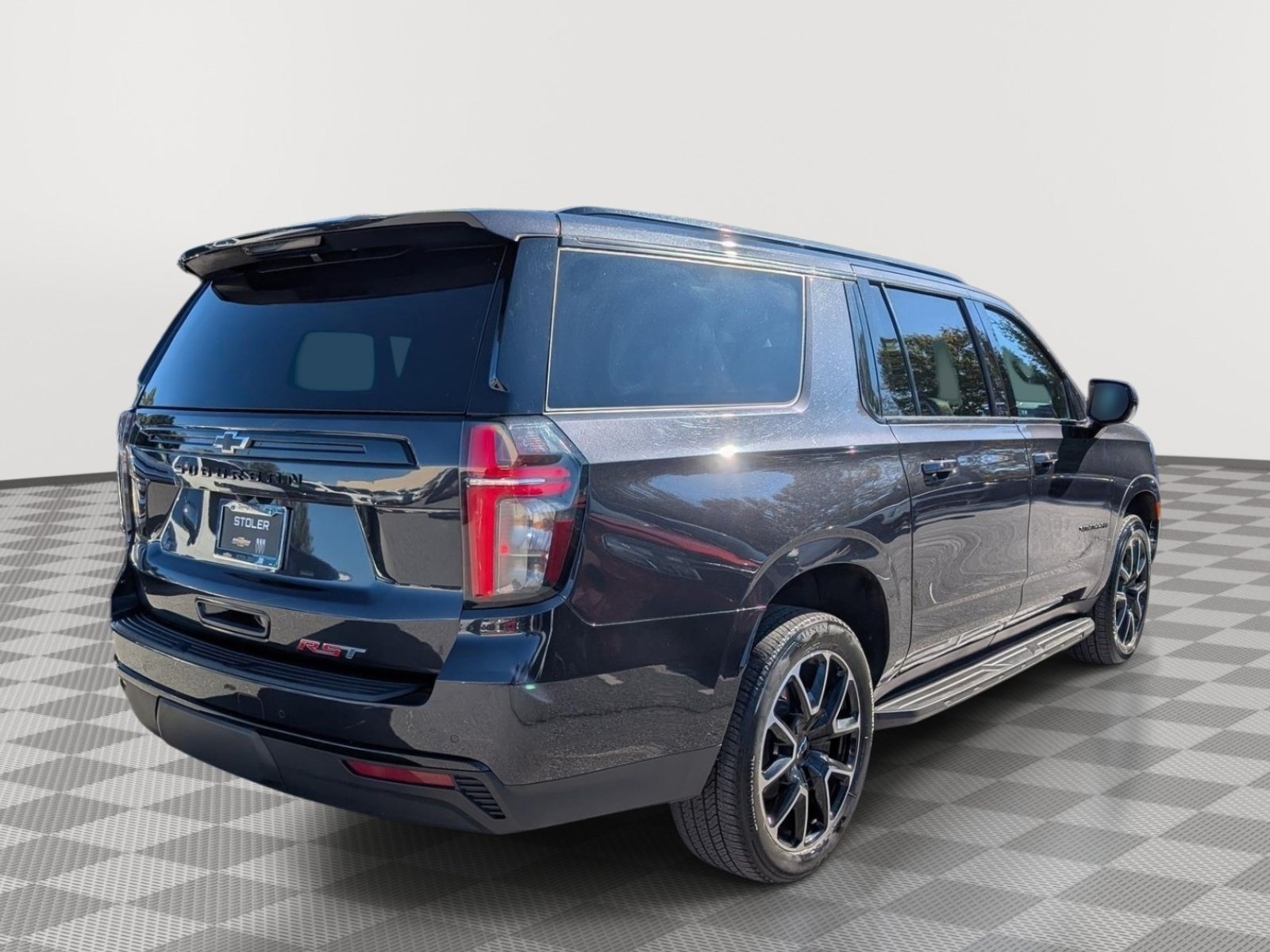 Used 2024 Chevrolet Suburban RST RWD image 5